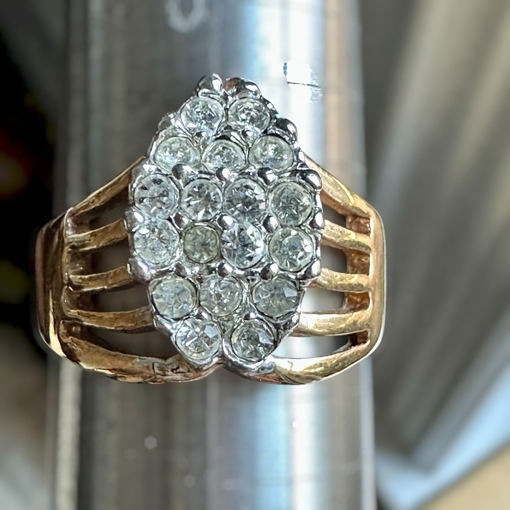 Vintage Cluster Cocktail Ring Size 7 Pave Clear Cubic Zirconia 18KGE Gold Ribbed